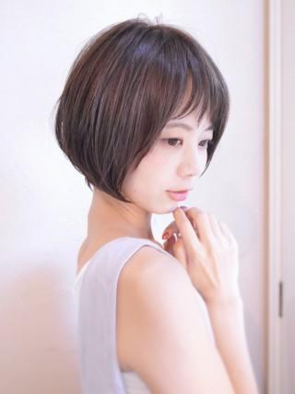 ナチュラルテイスト前下がりナチュラルショートボブ 青山 表参道の ショートヘア ショートボブ が得意な小さな隠れ家美容室natsuya 美容院