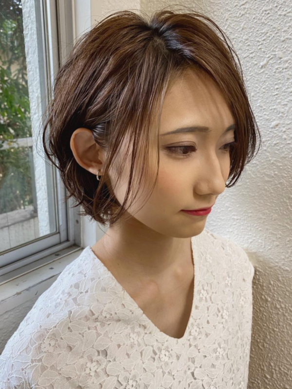 ナチュラルテイスト大人長めシースルーバングショート 青山 表参道の ショートヘア ショートボブ が得意な小さな隠れ家美容室natsuya 美容院
