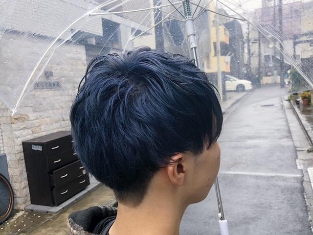 21夏トレンド 大人気流行ブルージュ ネイビー 青髪 ブルー系ヘアカラーで赤みを消して透明感を出そう カラー