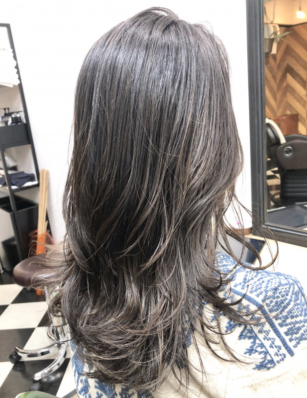 30代40代女性の白髪染めがオシャレに変わる ハイライトで魅せる最新カラー 渋谷駅徒歩1分 髪質改善でツヤ髪になれる人気美容院 美容室 Luxy ラグジー