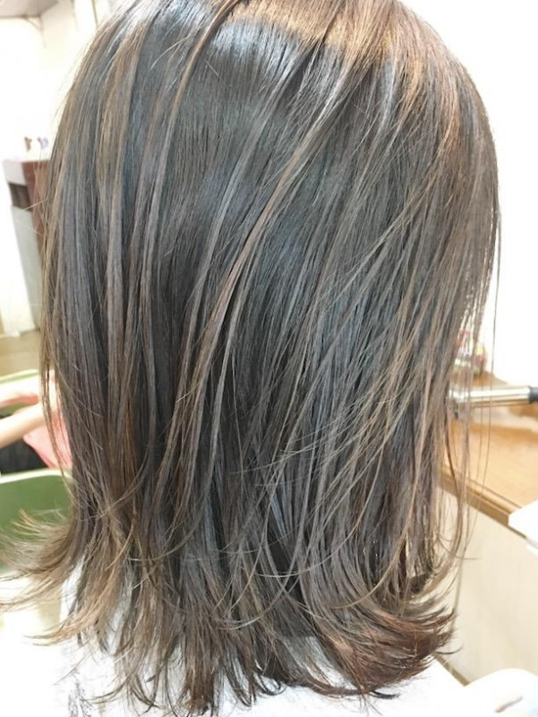 30代40代女性の白髪染めがオシャレに変わる ハイライトで魅せる最新カラー 渋谷駅徒歩1分 髪質改善でツヤ髪になれる人気美容院 美容室 Luxy ラグジー