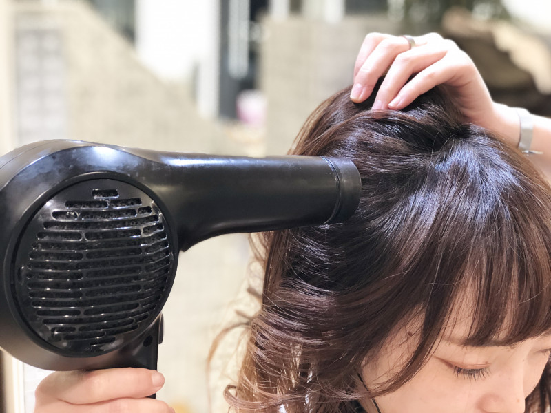 【2022年最新】女子憧れの美髪になるためのトリートメント方法を現役美容師が教える