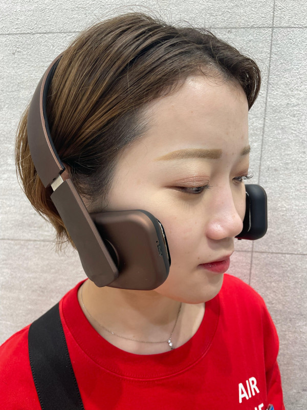 新品FACE-PLAYER ヘッドフォン型EMS美顔器＆リモートプレイヤーセット