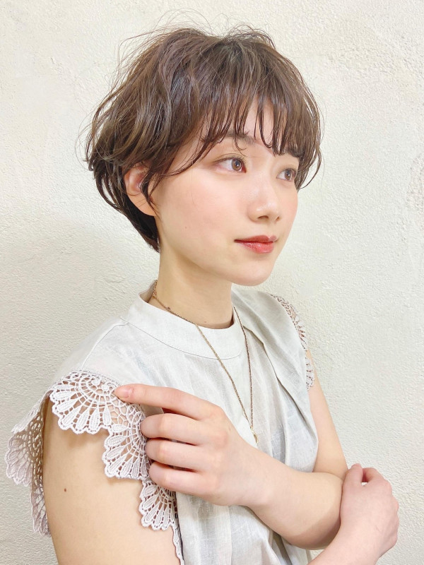 50代　ショートヘア　癖毛