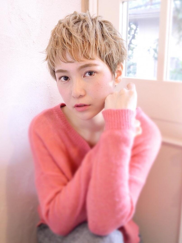 50代　ショートヘア　癖毛