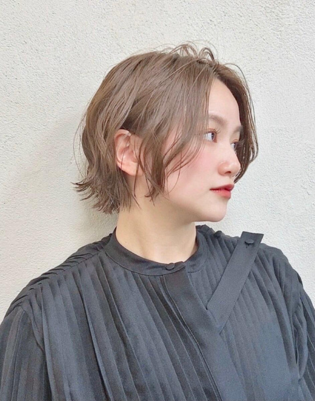 40代　ショートヘア　くせ毛