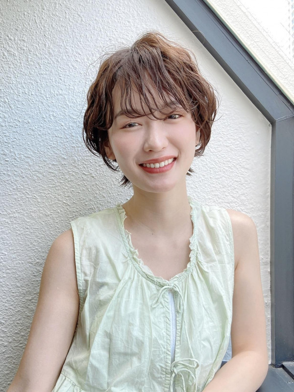 40代　ショートヘア　くせ毛