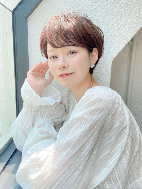 40代　ショートヘア　面長