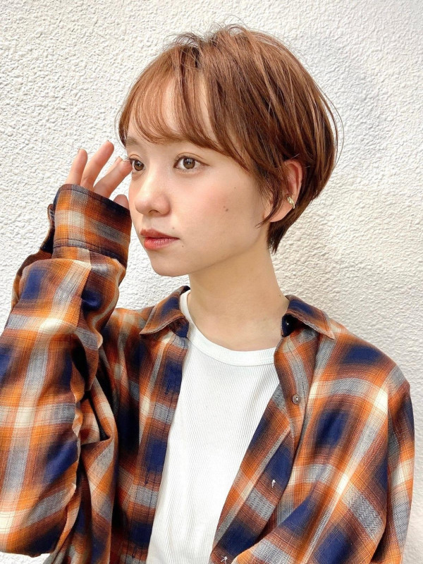 50代　ショートヘア　小顔