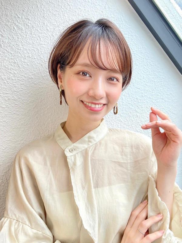 40代　ショートヘア　面長