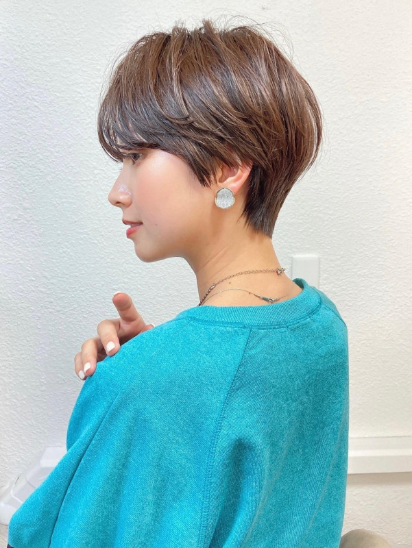 40代　ショートヘア　ひし形