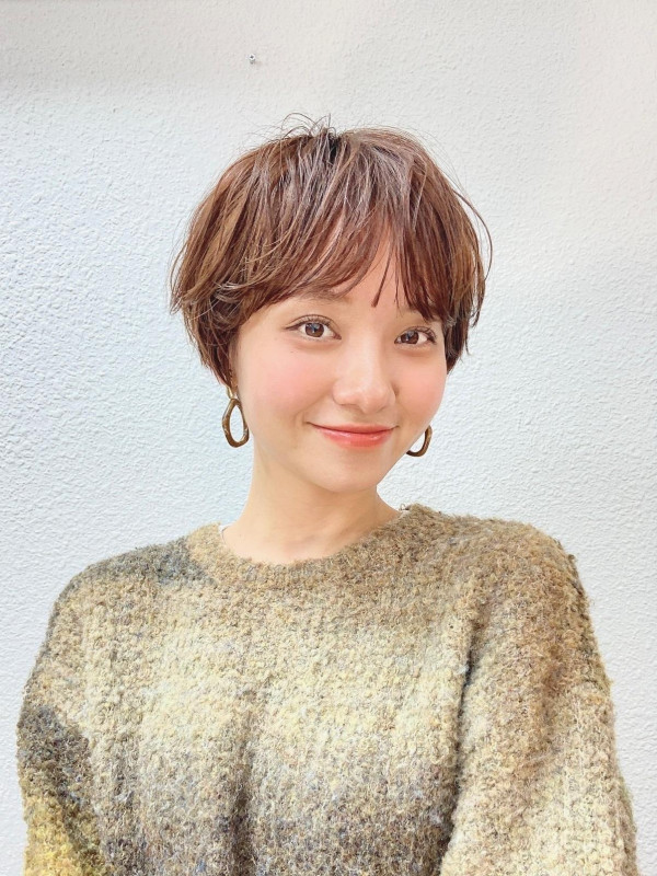 40代　ショートボブ　前髪あり