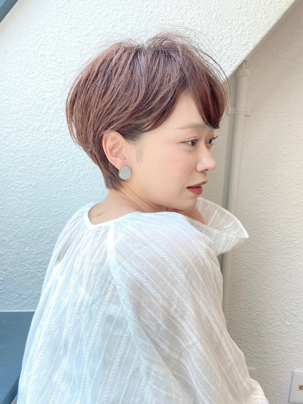 40代　ショートヘア　くせ毛