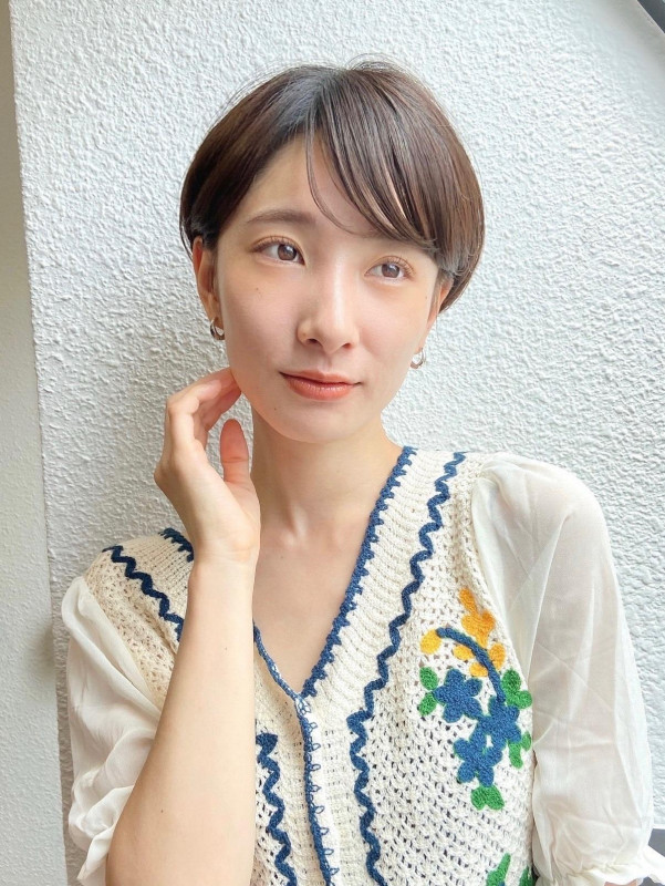 30代 ショートヘア 前髪あり