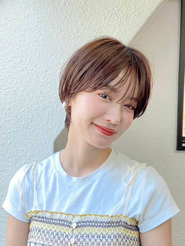 40代　ショートヘア　ひし形
