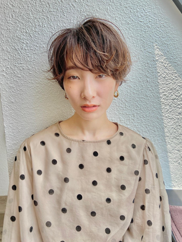 40代　ショートヘア　くせ毛